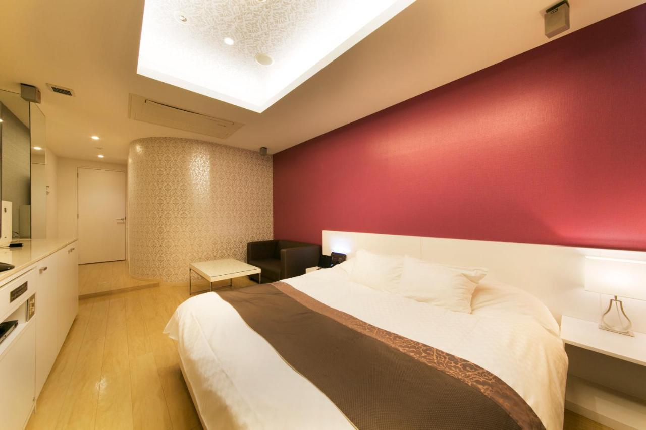 Hotel Lotus Toyonaka (Adults Only) Экстерьер фото